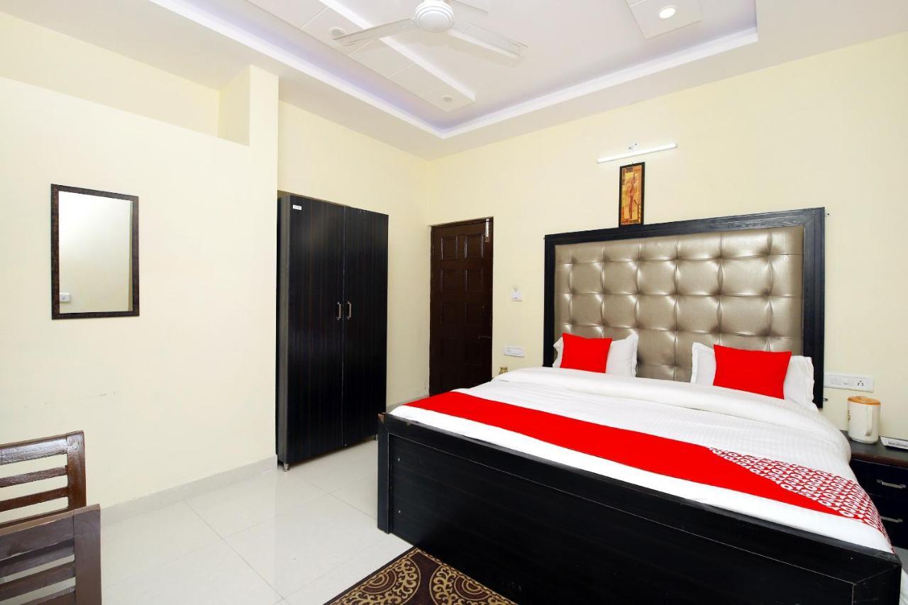 Oyo 8670 Hotel Usha Palace Массури Экстерьер фото