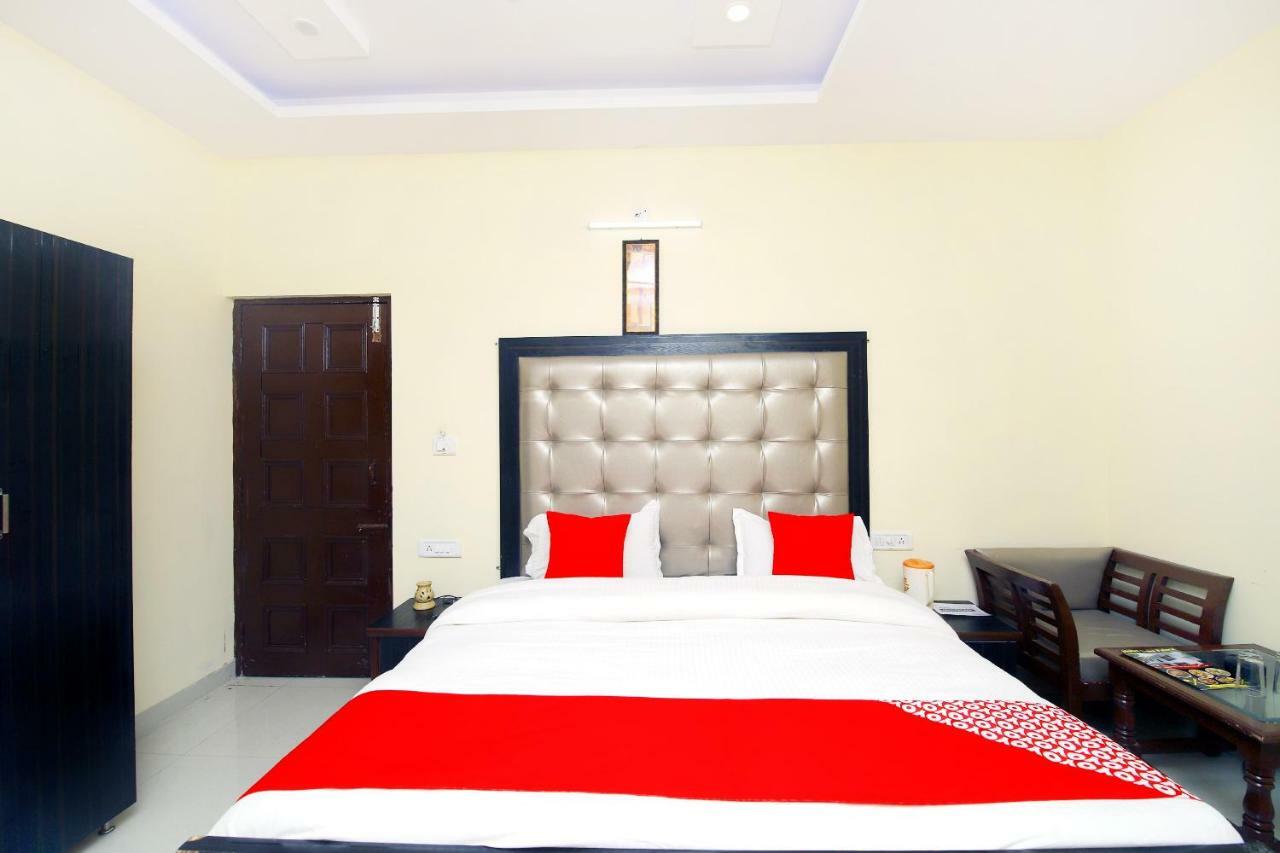 Oyo 8670 Hotel Usha Palace Массури Экстерьер фото